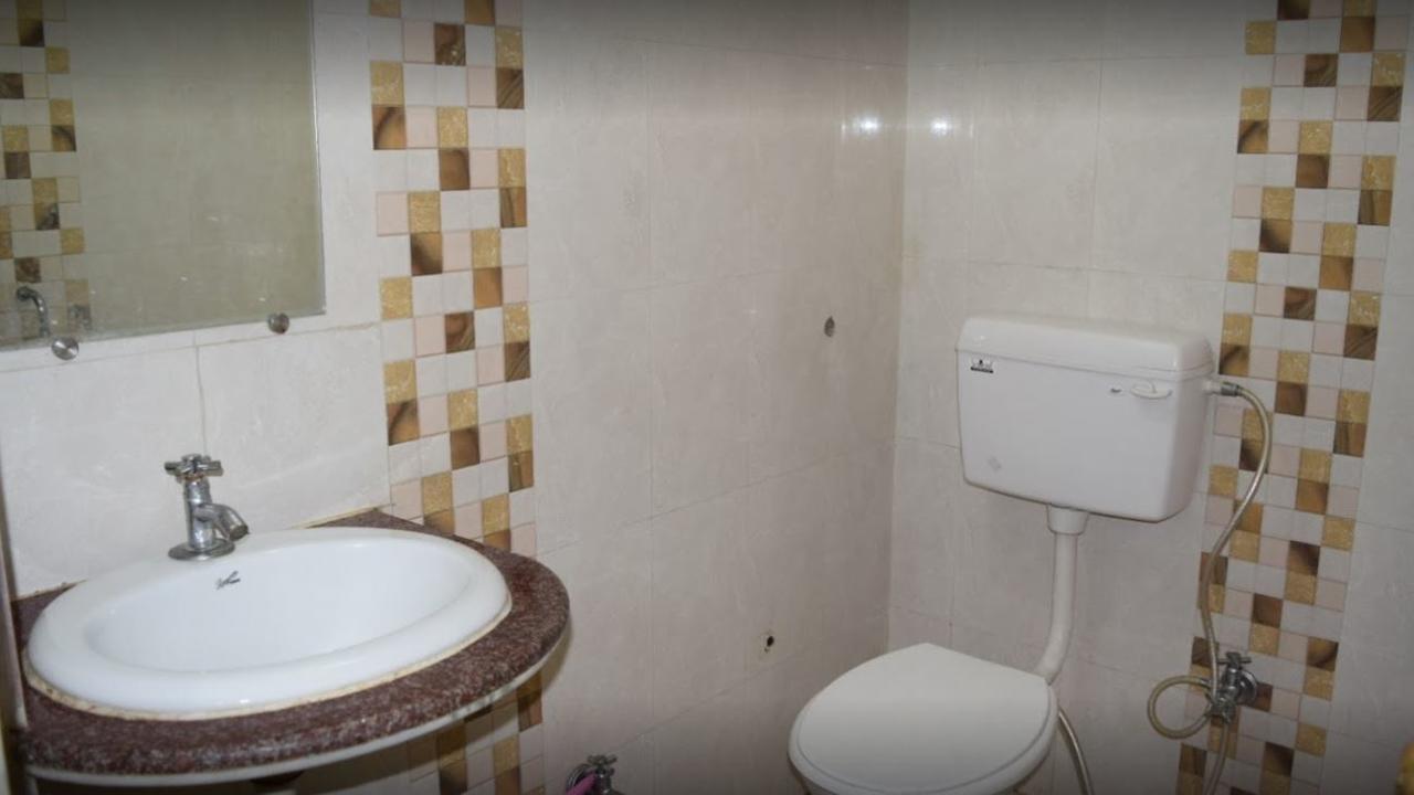 Hotel Aman Palace Allāhābād Junction 外观 照片